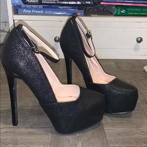 Qupid black high heels size 5.5